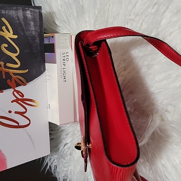 Authentic Louis Vuitton Crossbody Bag Arche Red Epi - Picture 14 of 15